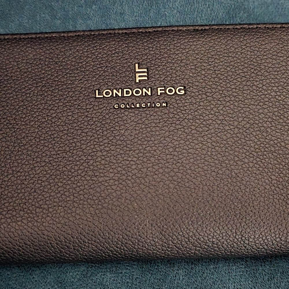 London Fog Black Pebble-Grain Zip Wallet with Gold Logo